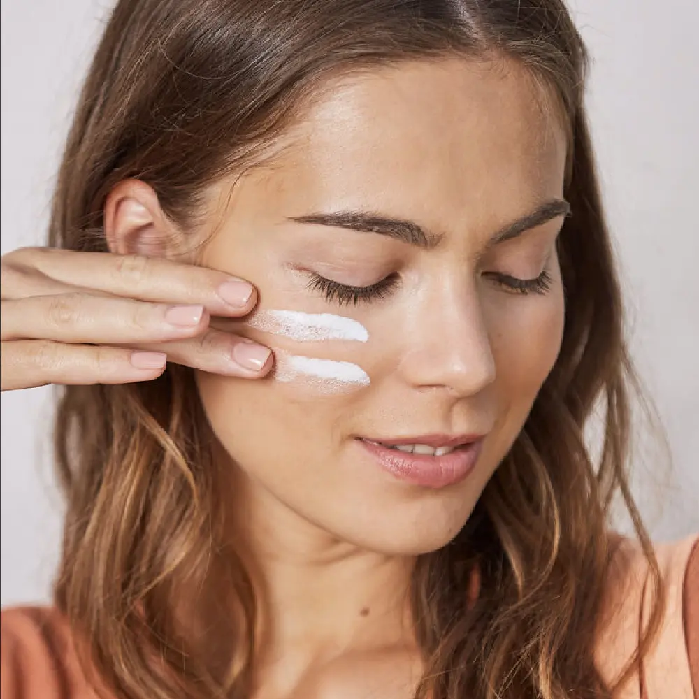 ISDIN Fotoultra 100 Active Unify, obarvan fluid za zaščito pred soncem - ZF 50+ (50 ml)